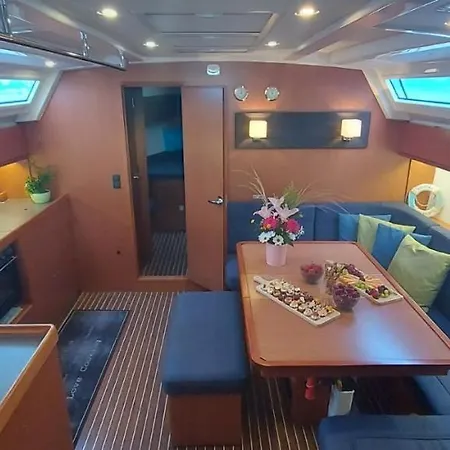 Sailing Yacht Queen Eliza Πλωτό κατάλυμα